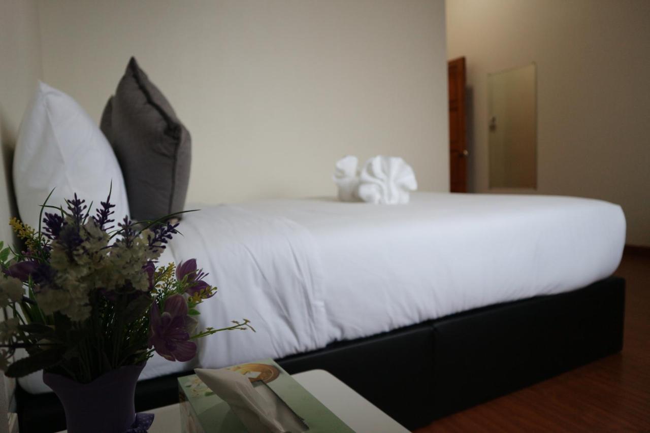 Lis Nimman Hotel Chiang Mai Bagian luar foto